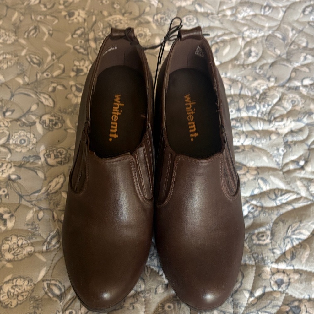 White Mountain Brown Ankle Booties